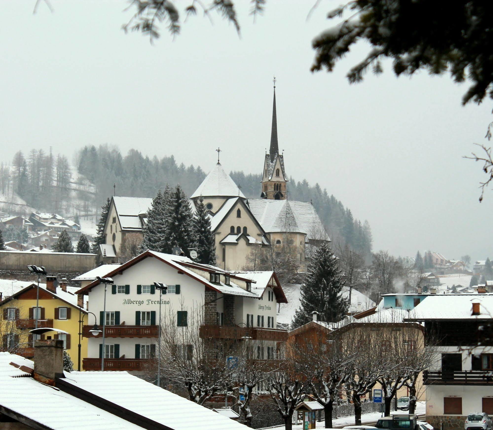 Albergo Trentino โมเอนา ภายนอก รูปภาพ