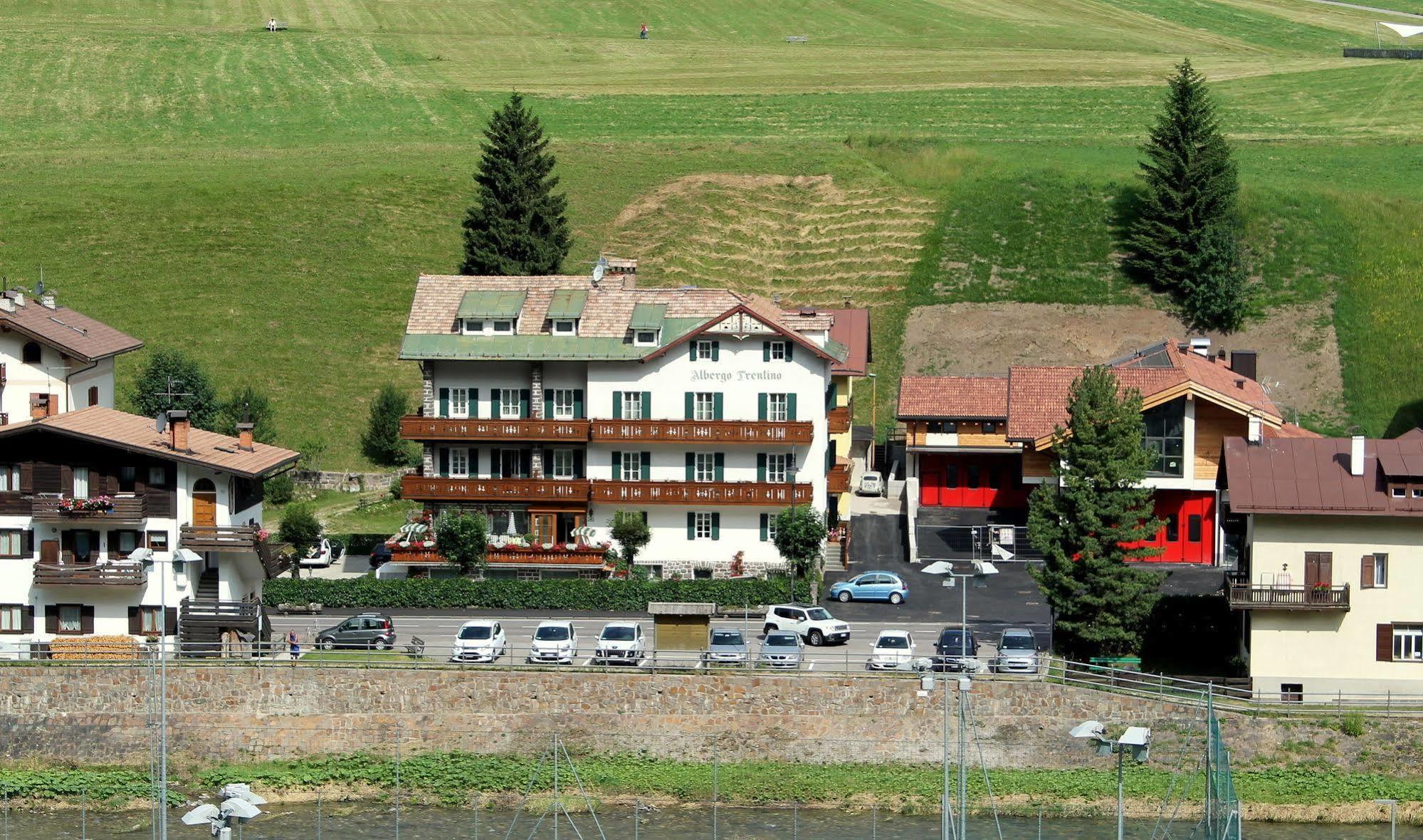 Albergo Trentino โมเอนา ภายนอก รูปภาพ